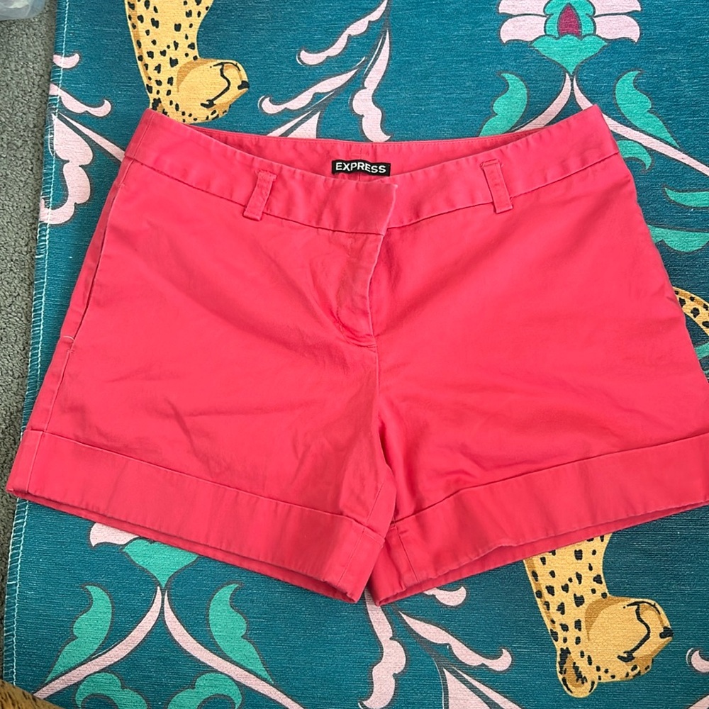 Express Shorts Coral
